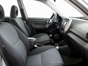 Toyota RAV4 Linea Sol Facelift 4x4 2.0 110kW (6 foto / 7)