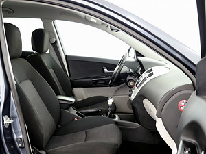 Kia Ceed Elegance 1.6 90kW (6 фото из 8)