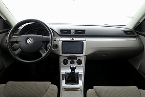 Volkswagen Passat Comfortline Facelift 2.0 TDI 81kW (5 foto / 7)