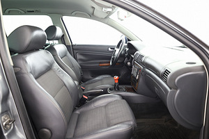 Volkswagen Passat Highline Facelift 2.0 TDI 100kW (6 foto / 7)