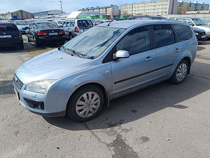 Ford Focus Comfort 1.6 74kW (2 foto / 7)