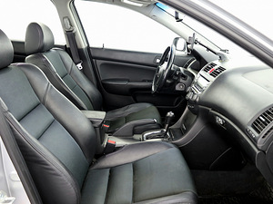 Honda Accord Luxury Facelift ATM 2.0 114kW (6 foto / 7)