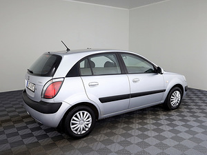 Kia Rio Comfort 1.5 CRDi 81kW (3 foto / 7)