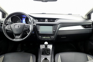 Toyota Avensis Luxury 1.6 D-4D 82kW (5 foto / 9)
