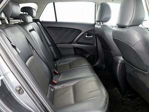 Toyota Avensis Luxury 1.6 D-4D 82kW (7 foto / 9)