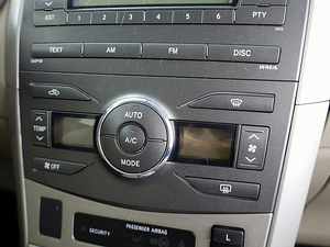 Toyota Corolla Linea Sol ATM 1.6 91kW (8 foto / 9)