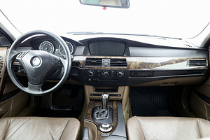 BMW 520 Executive ATM 2.2 125kW (5 foto / 7)