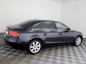 Audi A4 Comfortline ATM 1.8 118kW (3 foto / 7)