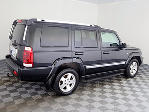 Jeep Commander Limited 3.0 CRD 160kW (3 foto / 9)