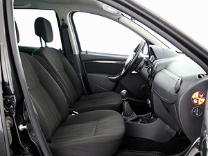 Dacia Duster Laureate 4x4 1.5 dCi 81kW (6 foto / 7)