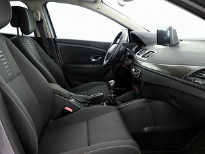 Renault Megane Elegance 1.6 81kW (6 foto / 8)