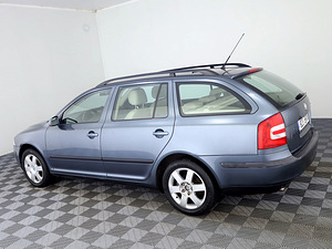 Skoda Octavia Highline 1.6 85kW (4 foto / 7)