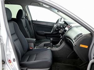 Honda Accord Elegance Facelift 2.0 114kW (6 foto / 7)