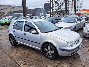 Volkswagen Golf Comfortline ATM 1.6 74kW (1 foto / 7)