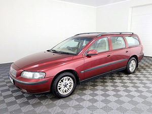 Volvo V70 Summum 2.4 D5 120kW (2 foto / 7)