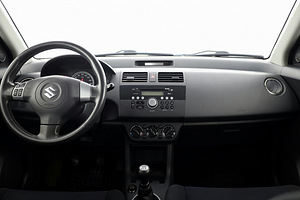 Suzuki Swift Elegance 1.3 68kW (5 foto / 8)