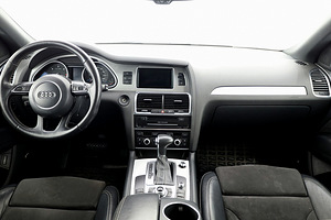 Audi Q7 S-line Facelift ATM 3.0 180kW (5 фото из 9)