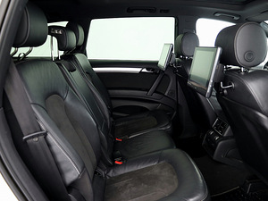 Audi Q7 S-line Facelift ATM 3.0 180kW (7 фото из 9)