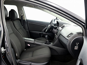 Toyota Avensis Linea Sol 2.2 D-CAT 130kW (6 фото из 8)