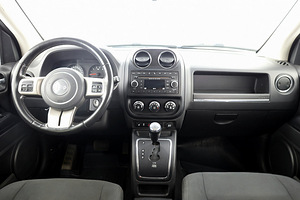 Jeep Compass Comfort ATM 2.4 125kW (5 foto / 7)