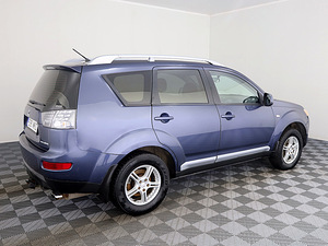 Mitsubishi Outlander Comfort 2.0 Di-D 103kW (3 foto / 7)