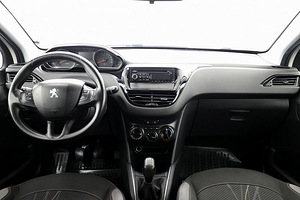 Peugeot 208 Elegance 1.2 60kW (5 foto / 7)