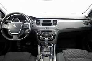 Peugeot 508 Comfort ATM 2.0 HDi 120kW (5 foto / 8)