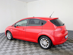 SEAT Leon Comfortline Facelift 1.6 TDI 77kW (4 foto / 8)
