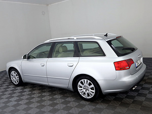 Audi A4 Comfortline 2.0 TDI 103kW (4 foto / 7)