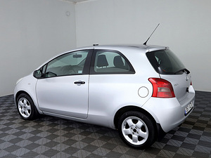 Toyota Yaris Linea Sol A-C 1.3 64kW (4 foto / 8)