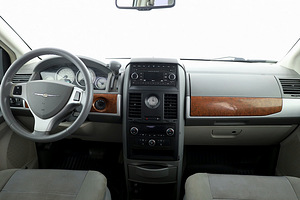 Chrysler Grand Voyager Comfort ATM 2.8 CRD 120kW (5 foto / 9)