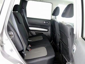 Nissan X-Trail Comfort ATM 2.0 104kW (7 foto / 7)