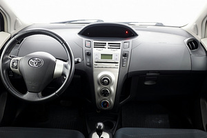 Toyota Yaris Linea Sol ATM 1.3 64kW (5 foto / 8)