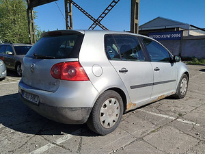 Volkswagen Golf Comfortline 1.6 85kW (3 foto / 6)