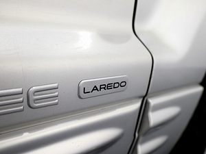 Jeep Grand Cherokee Laredo ATM 2.7 CRD 120kW (8 foto / 8)