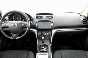 Mazda 6 Elegance Facelift ATM 2.0 114kW (5 foto / 8)
