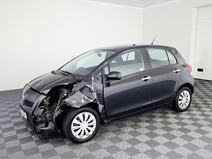Toyota Yaris Linea Sol Facelift ATM 1.3 73kW (2 foto / 8)