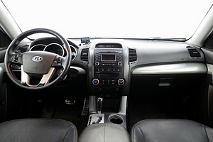 Kia Sorento Luxury 4x4 ATM 2.2 CRDi 145kW (5 foto / 7)