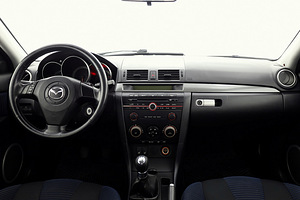 Mazda 3 Sport Facelift 2.0 110kW (5 foto / 7)