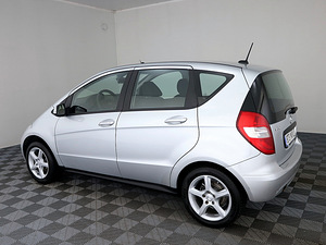 Mercedes-Benz A 160 Elegance Facelift 1.5 70kW (4 foto / 7)