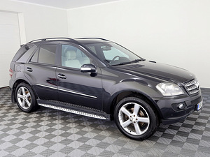 Mercedes-Benz ML 320 Luxury ATM 3.0 CDI 165kW (1 foto / 7)
