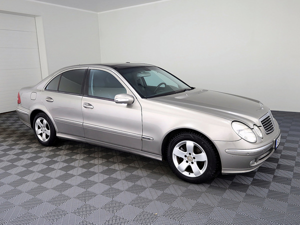 Mercedes-Benz E 320 Avantgarde ATM 3.2 165kW