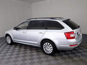Skoda Octavia Comfortline 4x4 2.0 TDI 110kW (4 foto / 7)