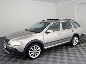 Skoda Octavia Scout 4x4 2.0 TDI 103kW (2 foto / 9)