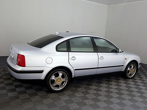 Volkswagen Passat Comfortline 1.8 92kW (3 foto / 7)