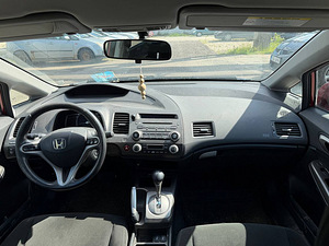 Honda Civic Elegance ATM 1.8 103kW (5 foto / 7)