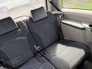 Mitsubishi Grandis Comfort 2.0 Di-D 100kW (8 foto / 8)