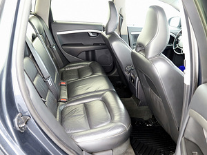 Volvo V70 Summum ATM 2.4 D5 129kW (7 foto / 7)