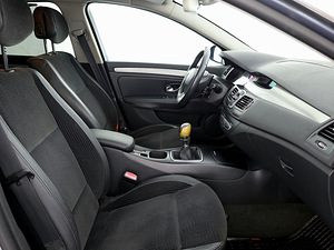 Renault Laguna Comfort 2.0 dCi 96kW (6 foto / 7)