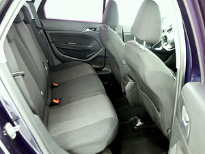 Peugeot 308 Elegance ATM 1.2 96kW (7 фото из 7)